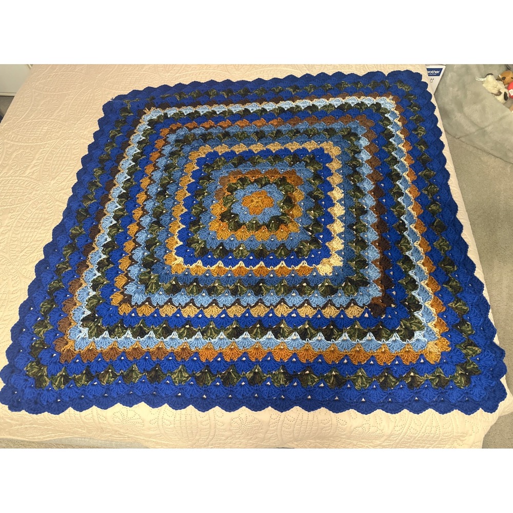 Handmade Crochet Shell lap Afghan Throw Blanket grannycore cottagecore 43x43